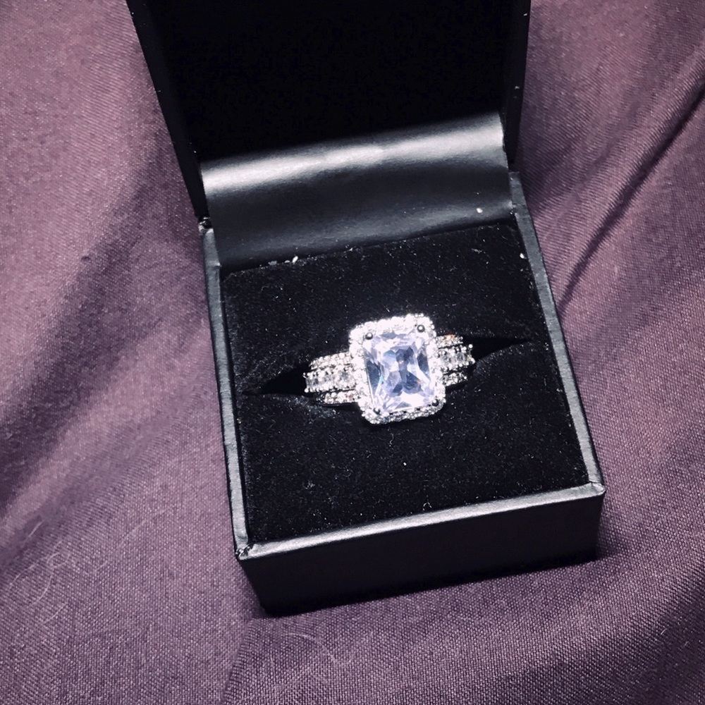 Brand new beautiful Ring